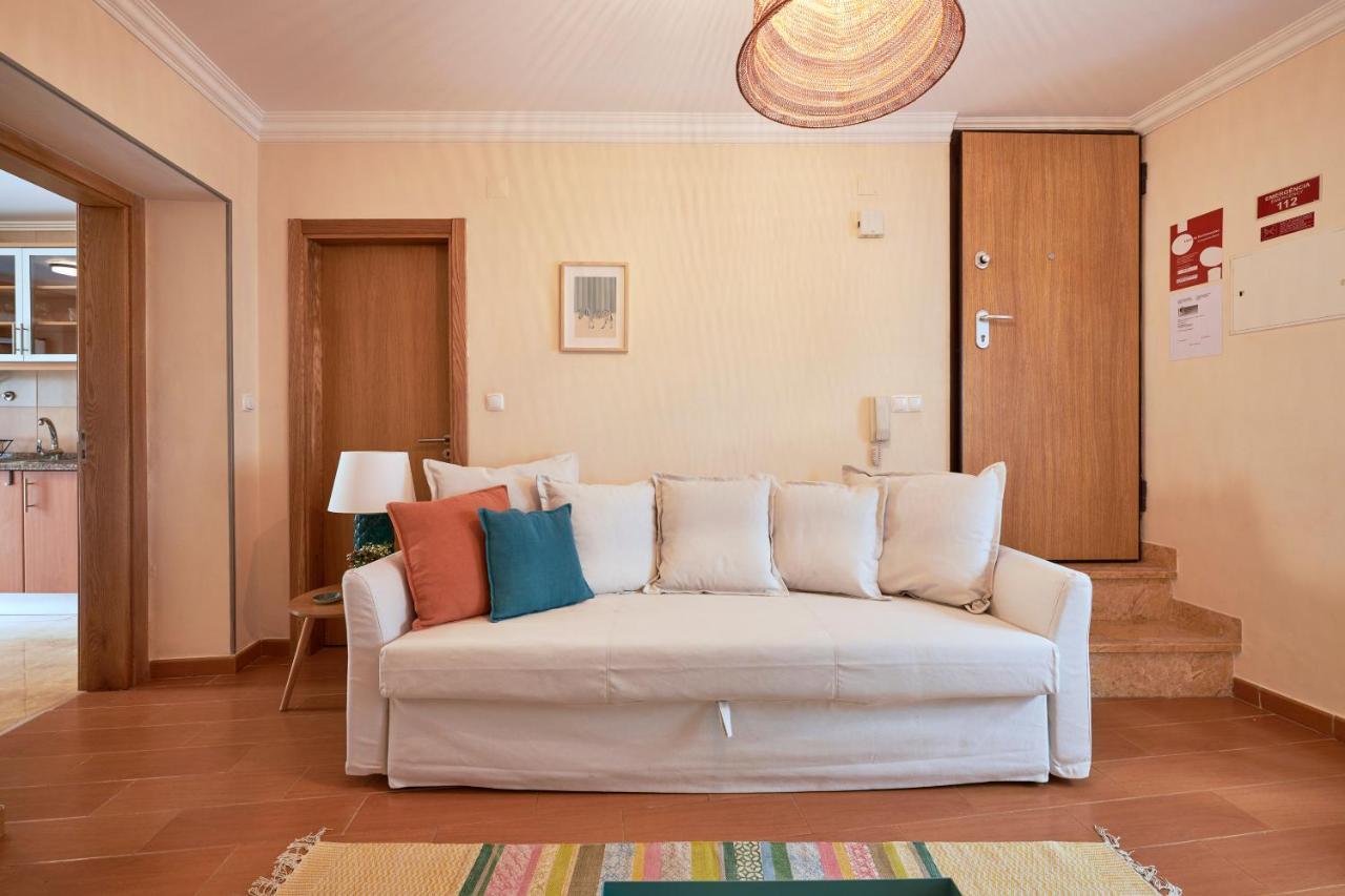 Spacious And Renovated Apartment With Amazing Patio, By Timecooler Lisbona Esterno foto
