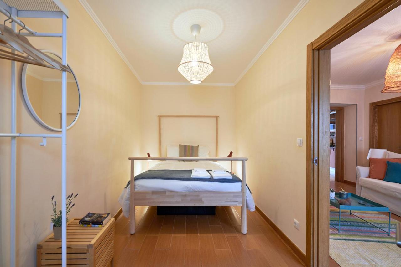 Spacious And Renovated Apartment With Amazing Patio, By Timecooler Lisbona Esterno foto