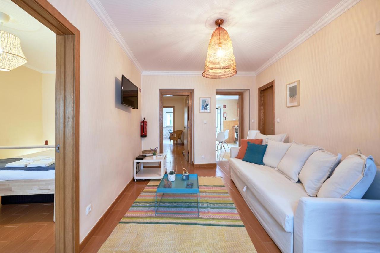 Spacious And Renovated Apartment With Amazing Patio, By Timecooler Lisbona Esterno foto